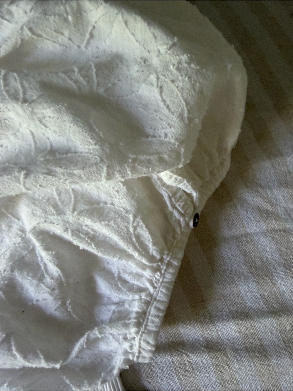 Pilcro Women's White Puff-Sleeve Bella Henley Top - Picture 5 of 8